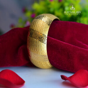 20 Heart Shape Kari Bracelet