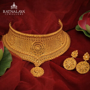 Traditional Gold Jadau Necklace Set