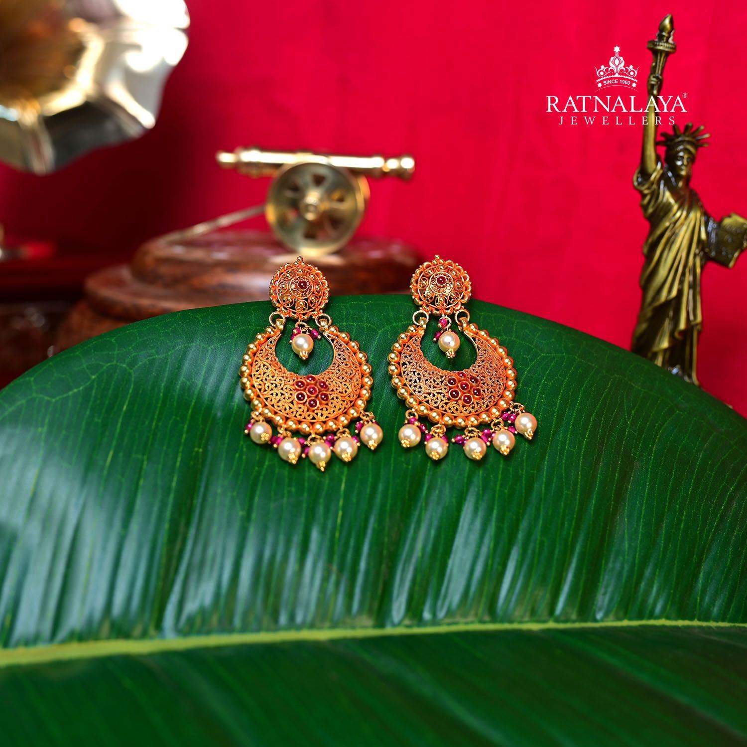 शुद्ध सोने से बने फैंसी टॉप्स की डिजाइन | New Gold Earrings Designs -  Uprising Bihar