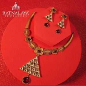 Kundan Antique 22K Gold Jewellery Set