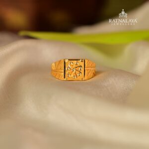 Flaw Yellow Gents Ring