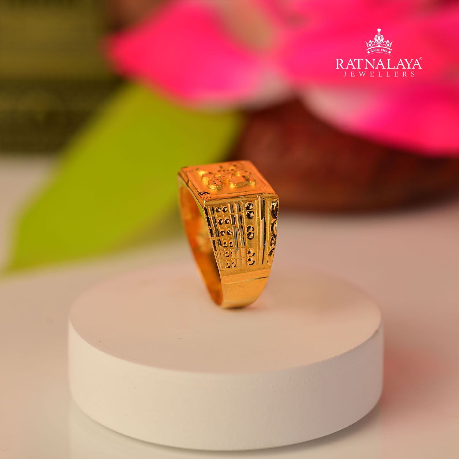 Senco Gold & Diamonds Powerful Om Gold Men's Gold Ring : Amazon.in:  Jewellery