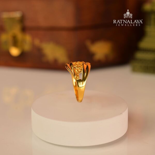 Beautiful Ring For Women GOLD