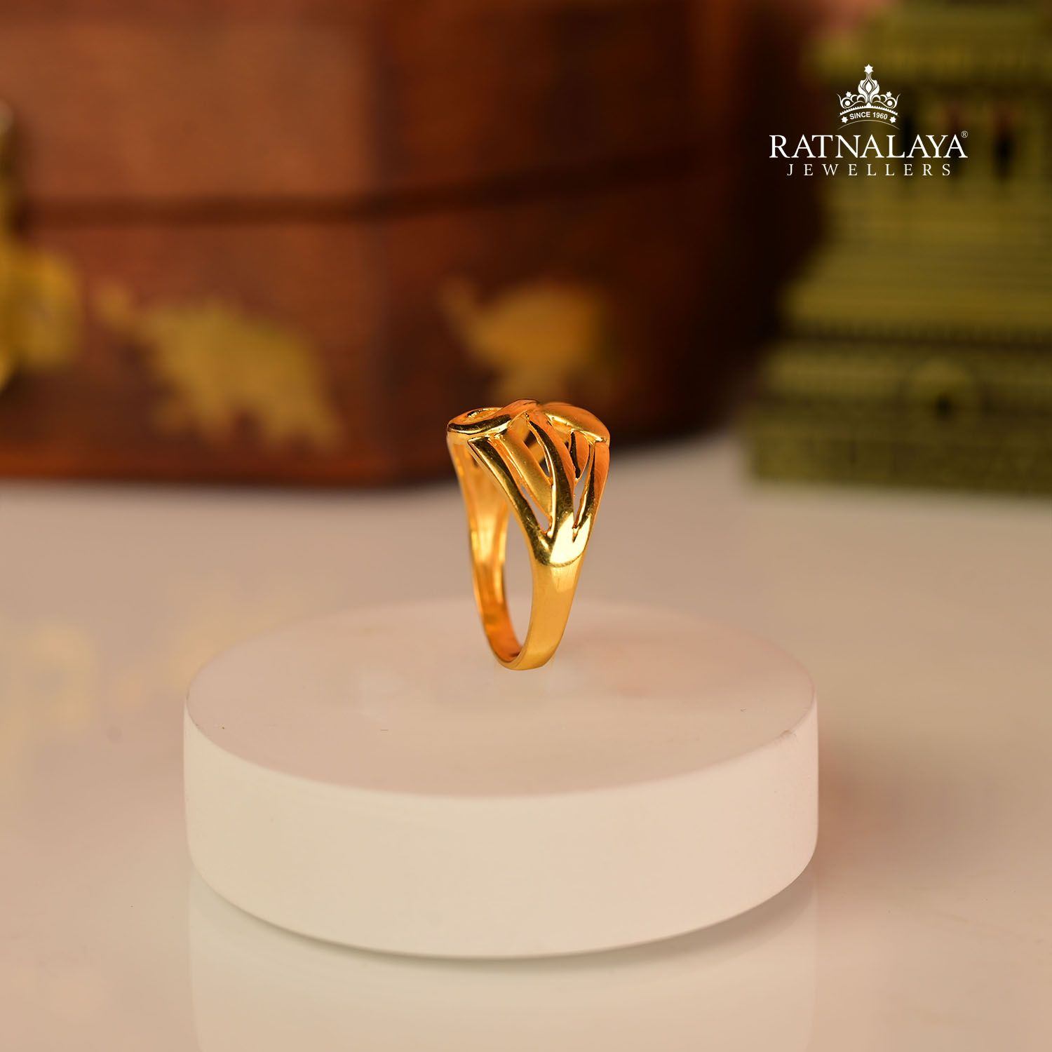 10k Yellow Gold Quilted Design Ring - AU1997 | JTV.com
