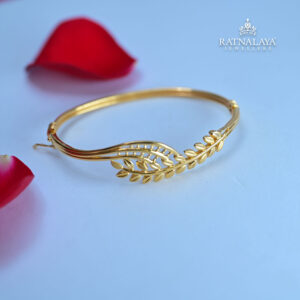 22k Gold Ladies Hand Bracelet