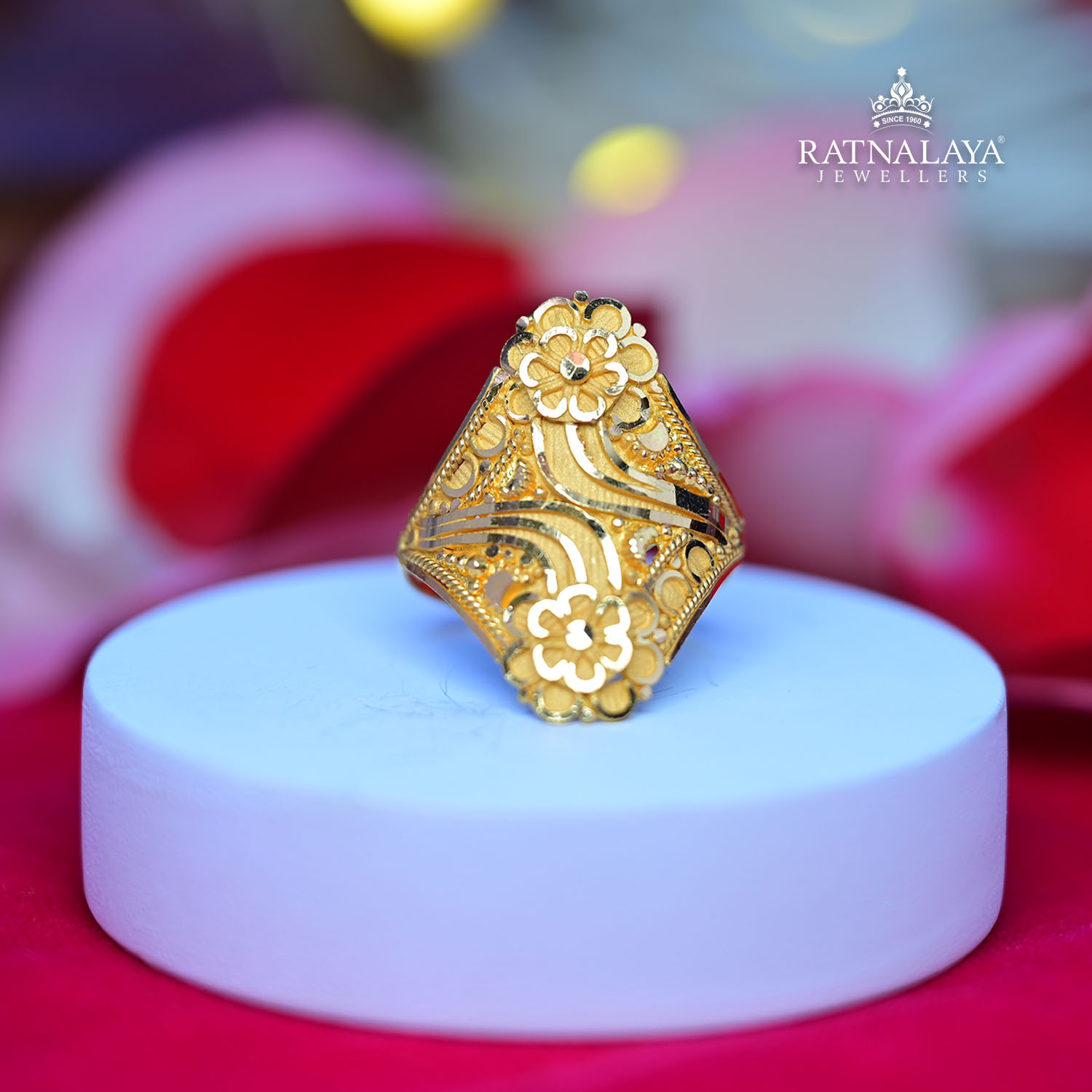 Buy Fancy Aaruhi Diamond Ring Online in India | Kasturi Diamond