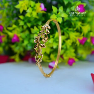 Beautiful Flower Bracelet for Women
