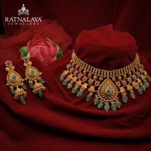 Traditional Gold Jadau Necklace Set