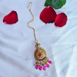 GOLD Auspia Necklace Set with Drop Studded