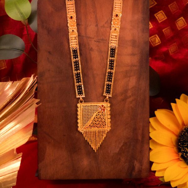 TRADITIONAL MANGALSUTRA LOCKET