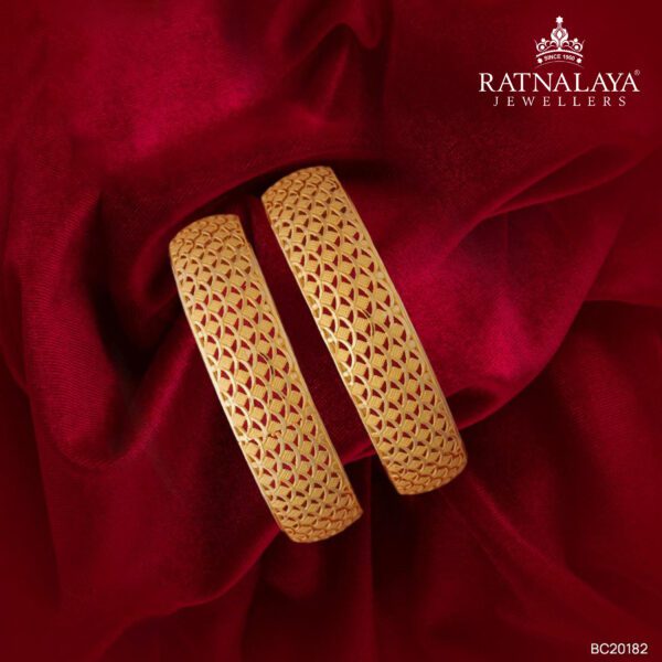 GOLD BANGLES 2PC FOR WOMEN 750 PURITY (RATNALAYA JEWELLERS)