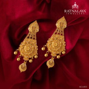 TRADITIONAL DESIGN NECKLACE SET WITH 916 GOLD PURITY